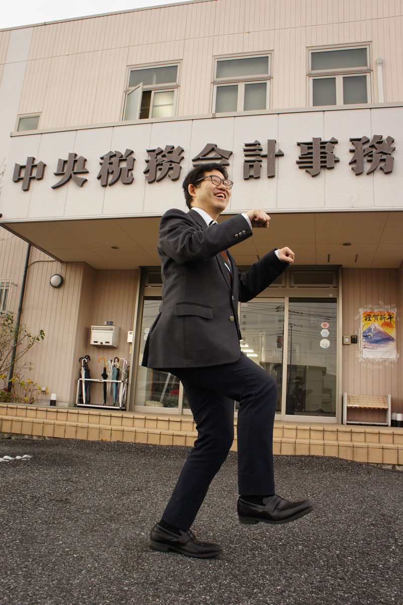 馬のポーズではいチーズ